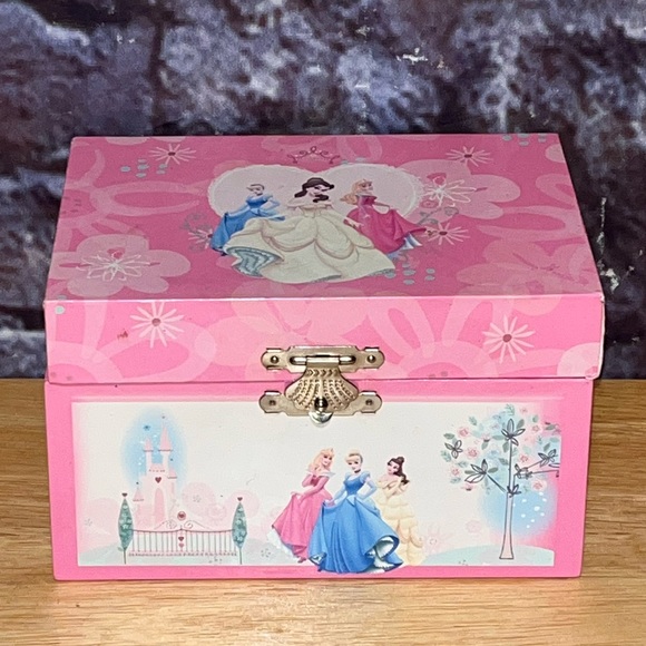 Disney Princess Pink Jewelry Music Box Cinderella with Belle & Aurora